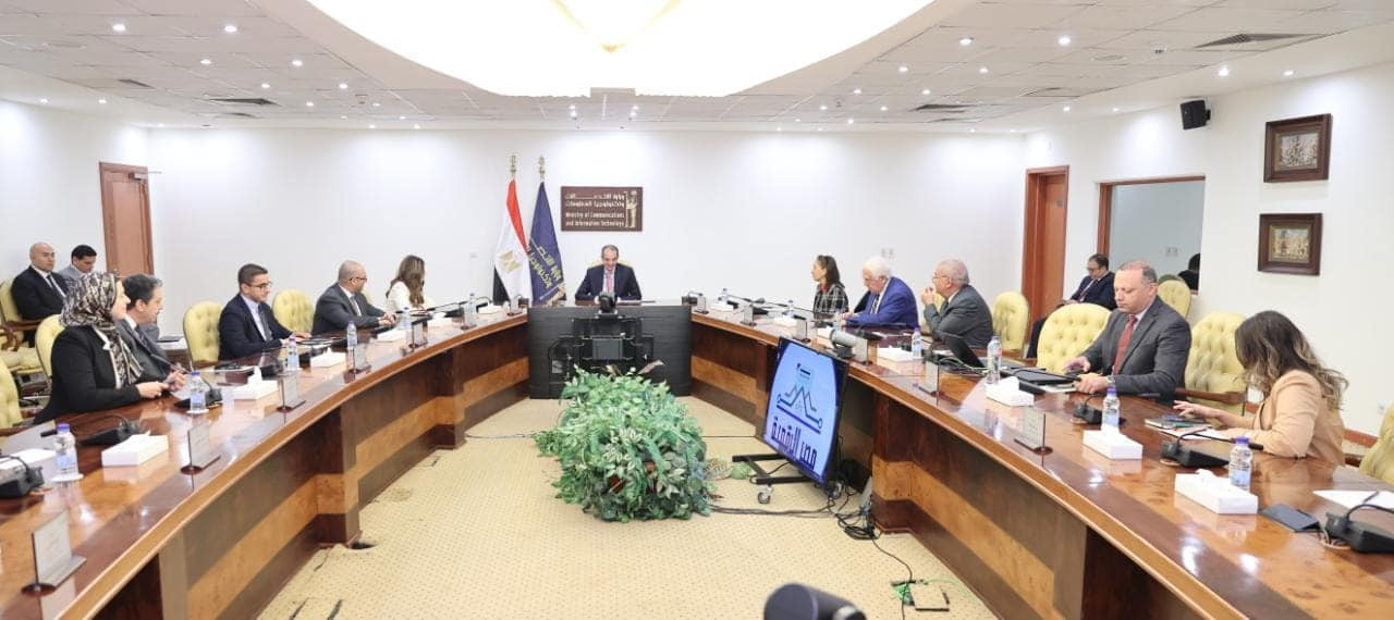 وزير الاتصالات