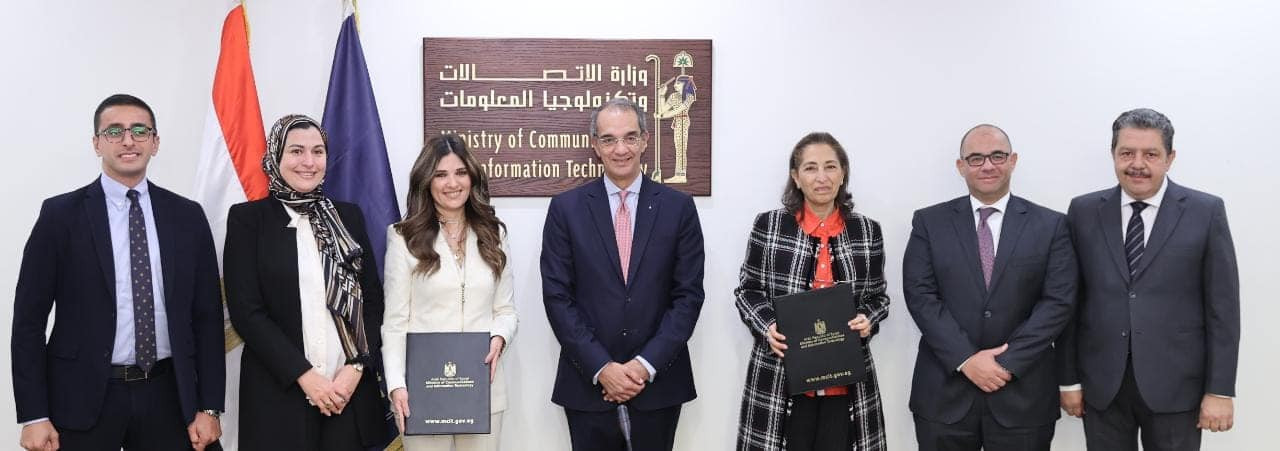 وزير الاتصالات