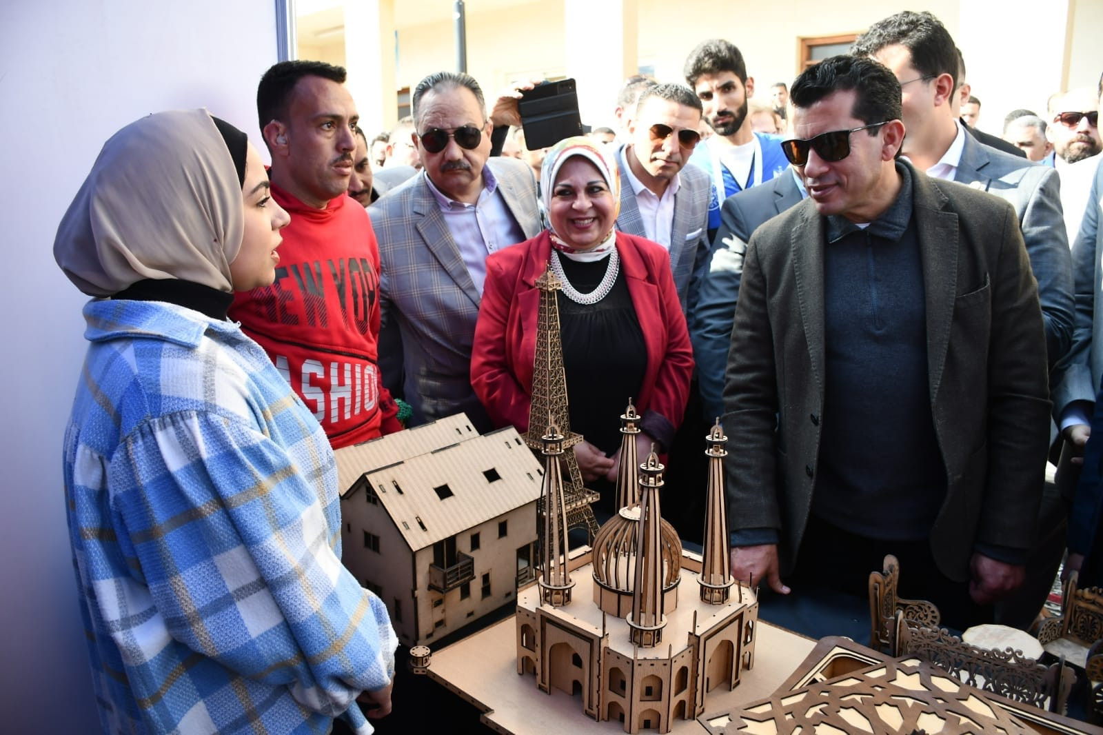 الشباب والرياضة