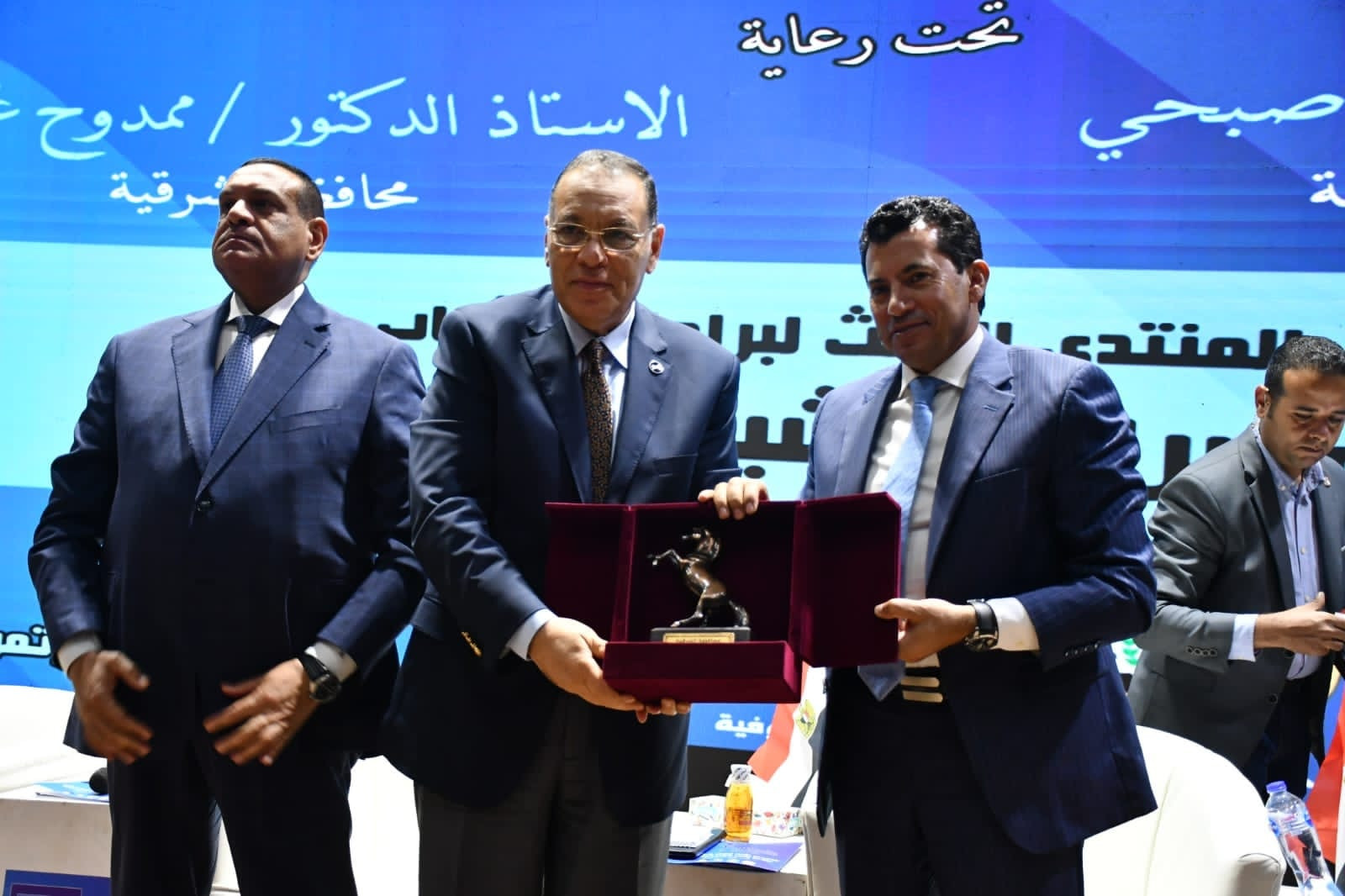 الشباب والرياضة