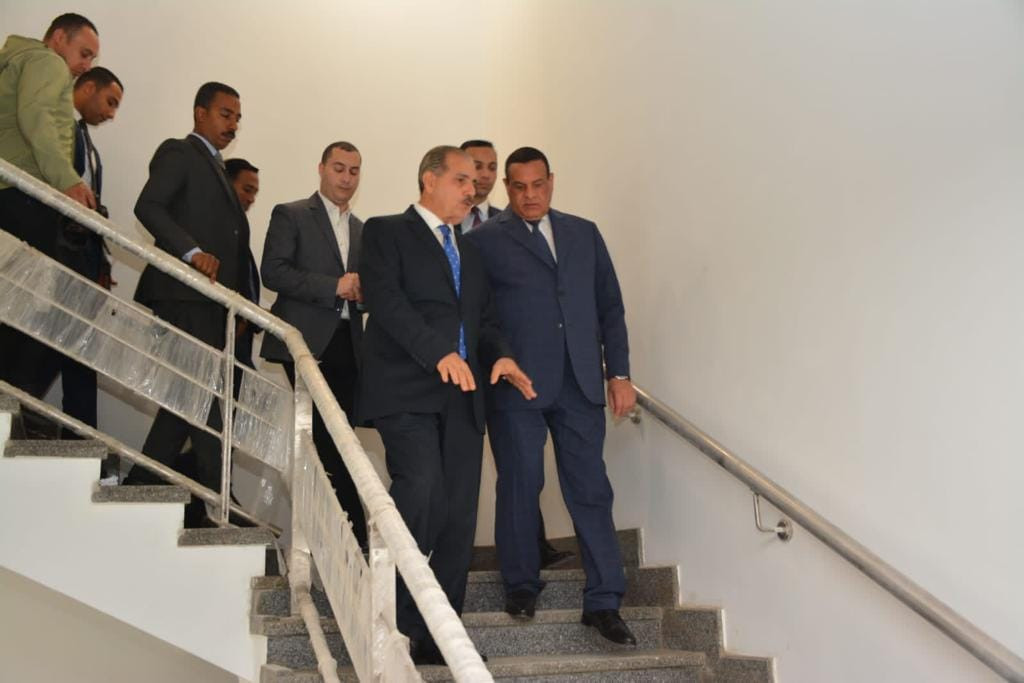 وزير التنمية المحلية