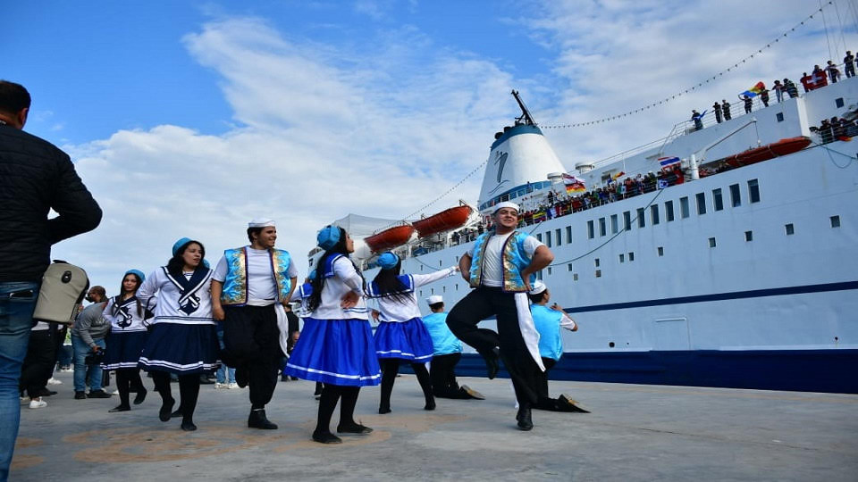 مكتبة عائمة