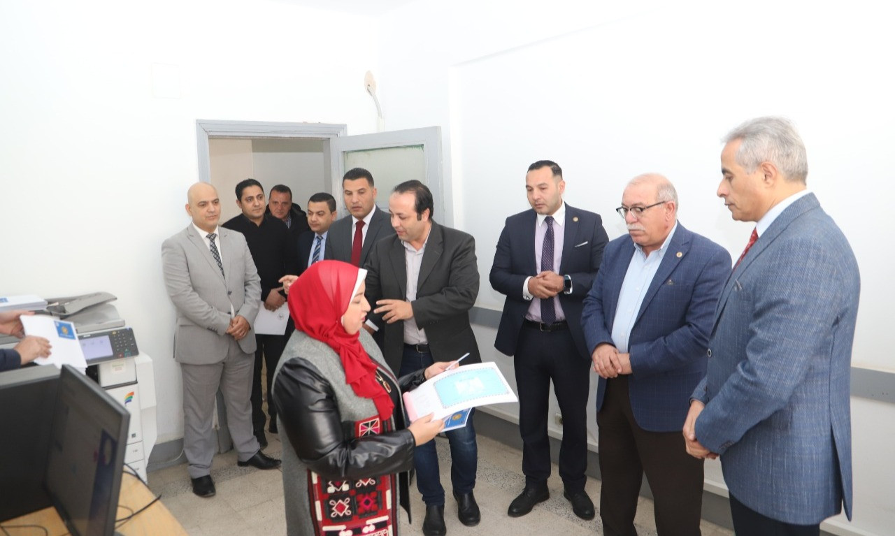 وزير القوى العاملة