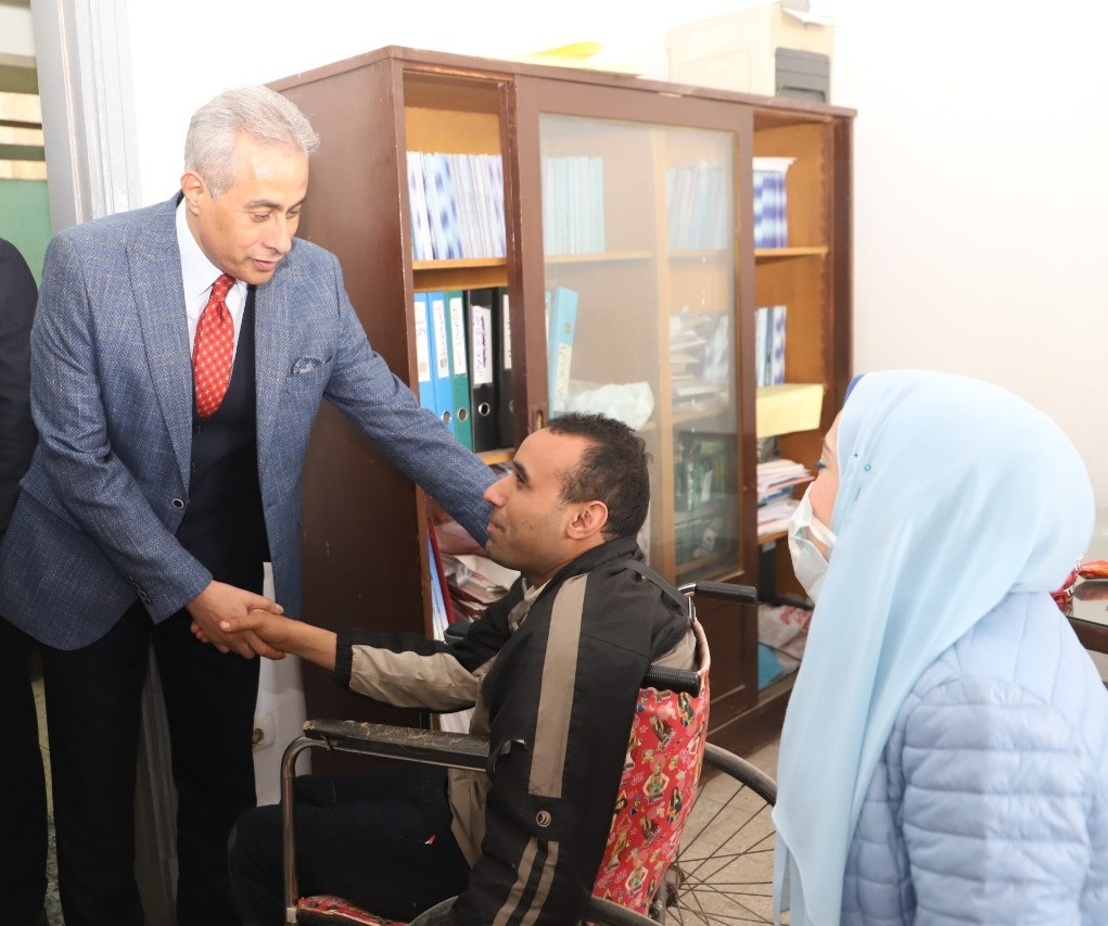 وزير القوى العاملة