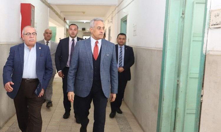 وزير القوى العاملة