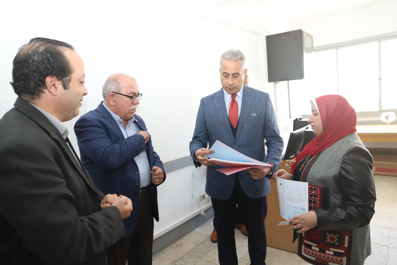 وزير القوى العاملة