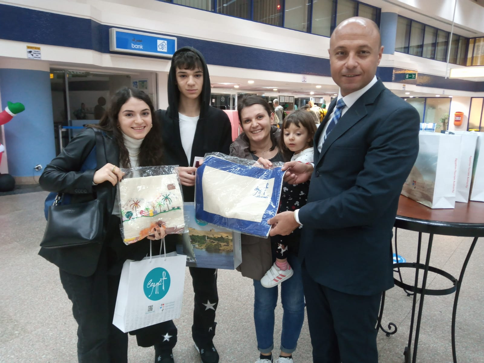 مطار مرسى علم