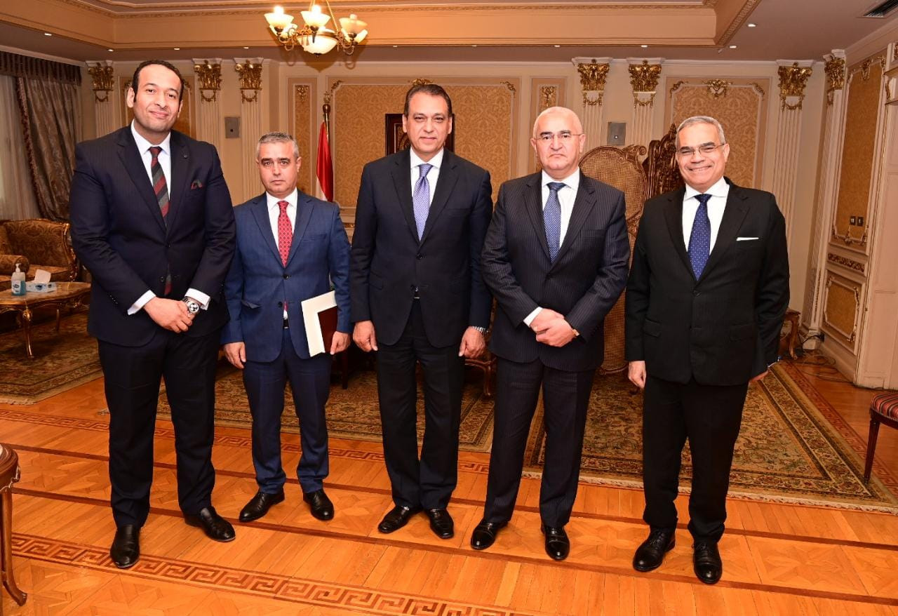 وزير شئون المجالس النيابية