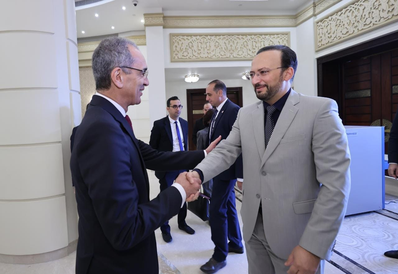 وزير الاتصالات