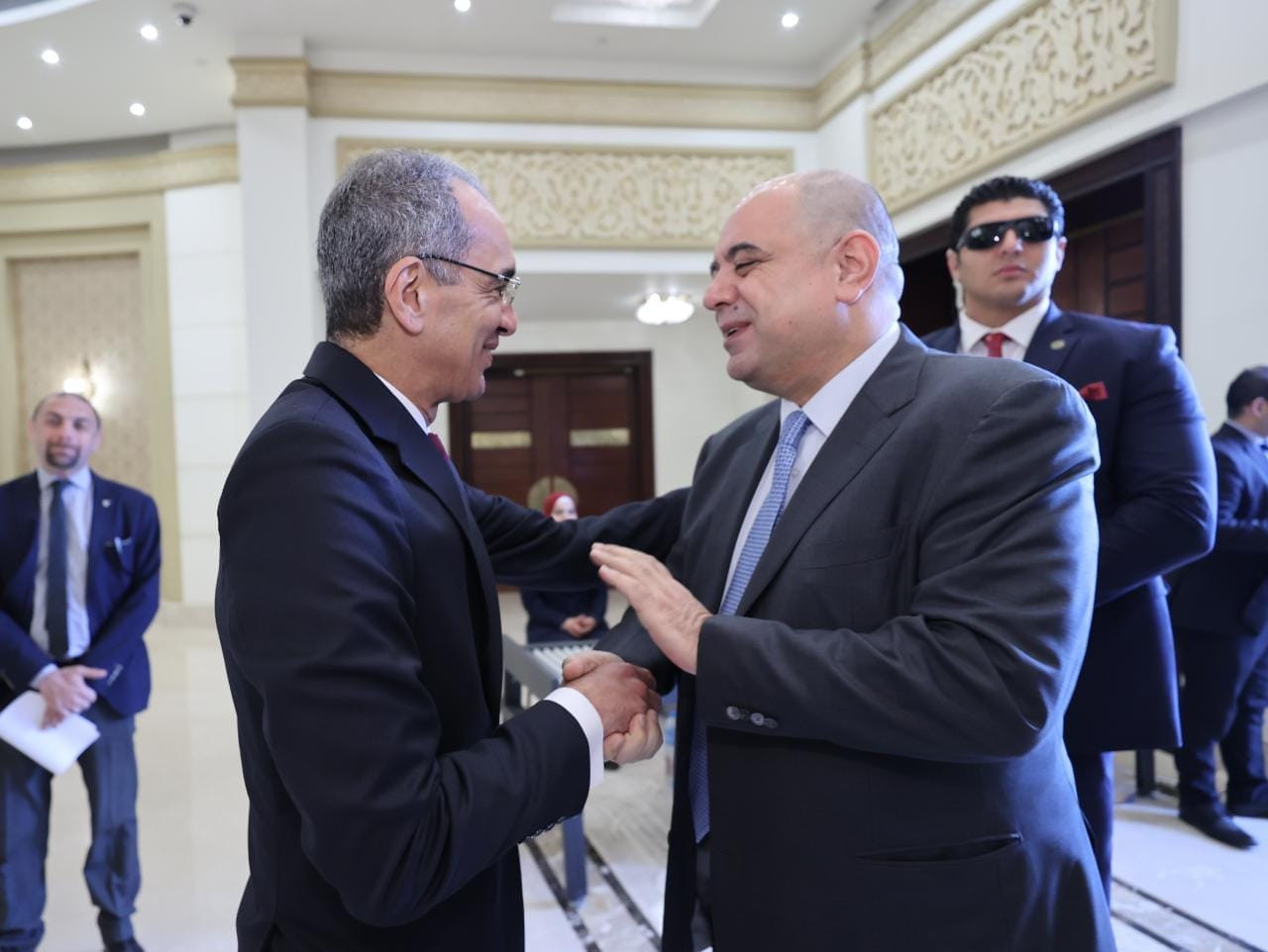 وزير الاتصالات