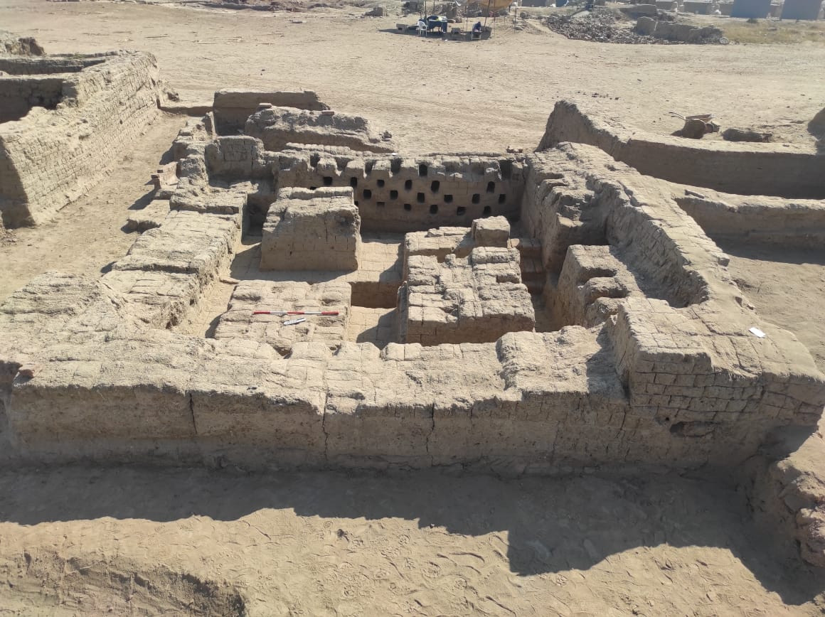 الأثار