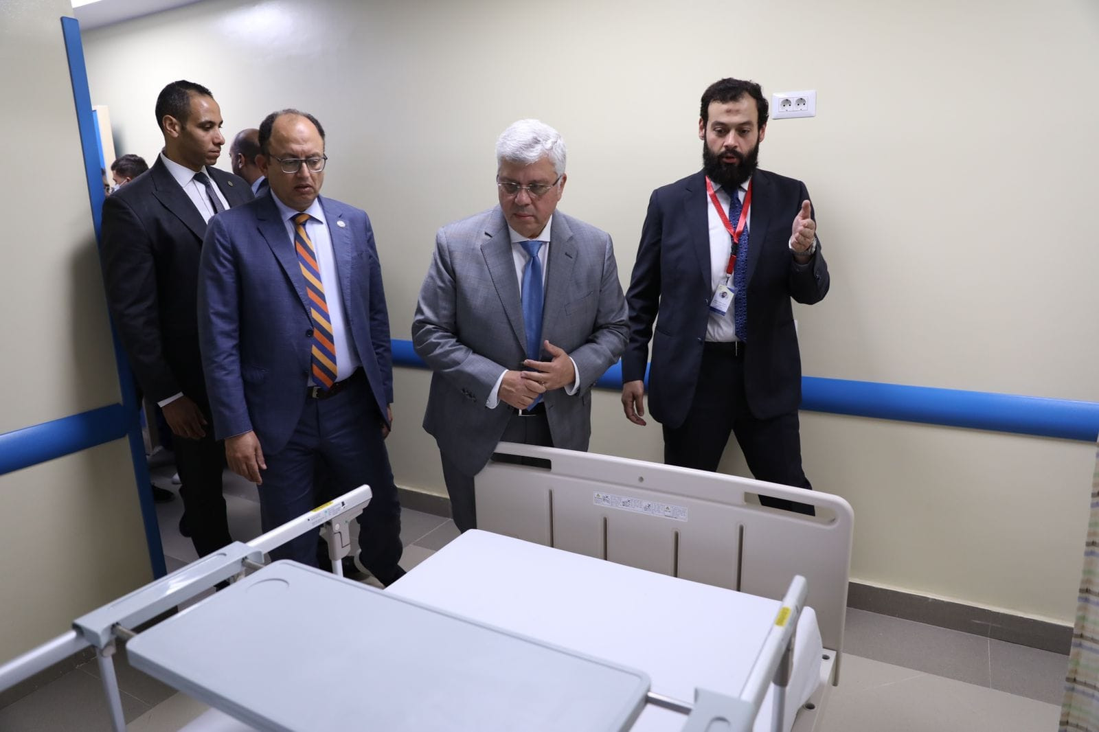 افتتاح مستشفيات