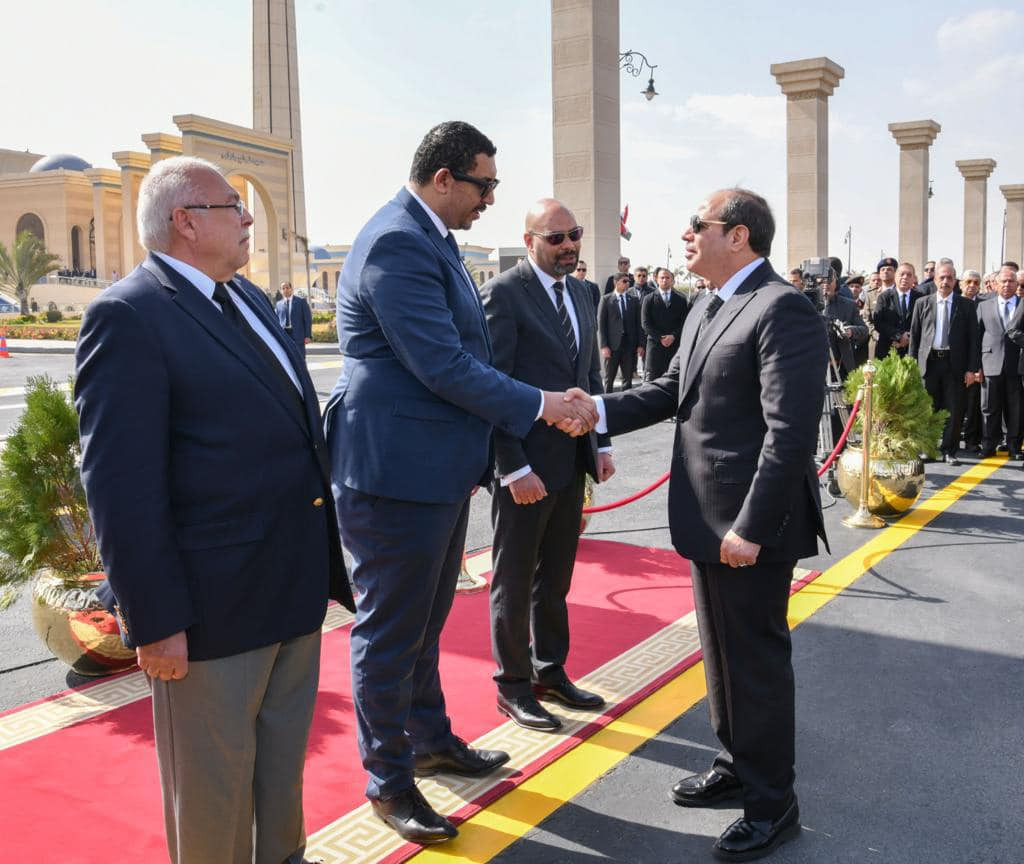 الرئيس السيسي يتقدم جنازة شريف اسماعيل