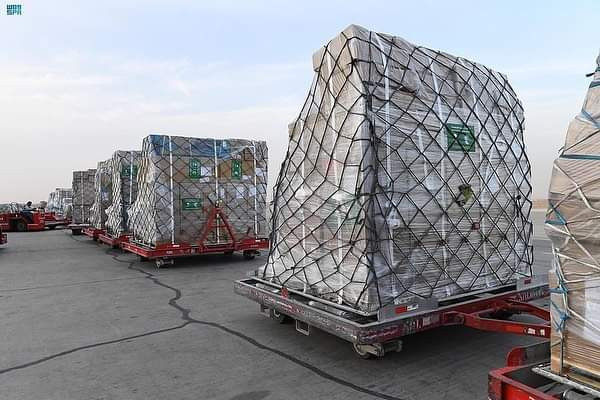 طائرة اغاثة