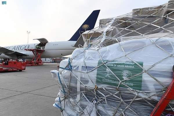 طائرة اغاثة