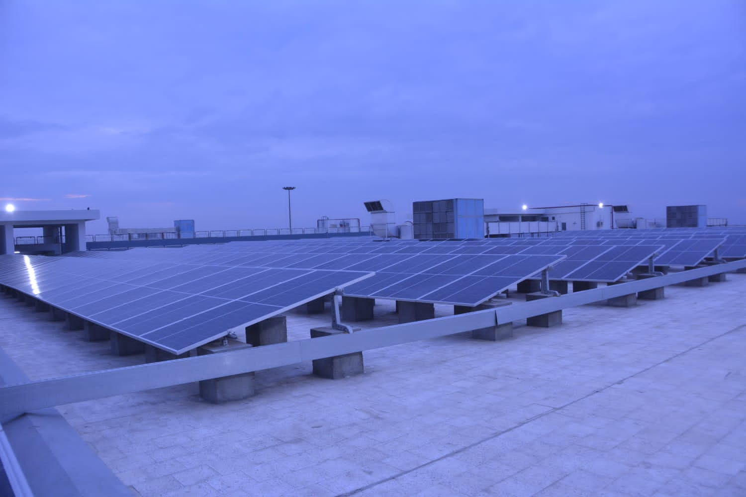 وزير الطيران