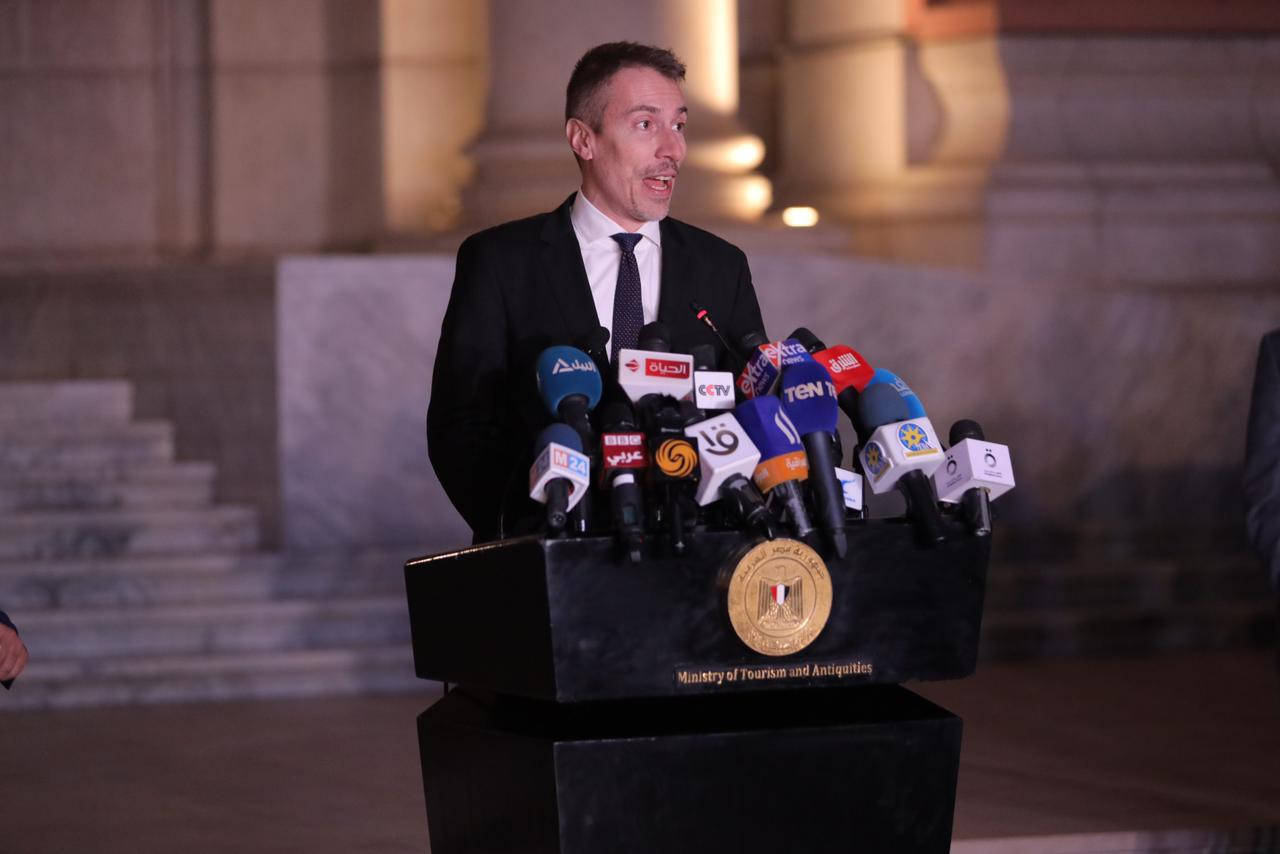 وزير السياحة