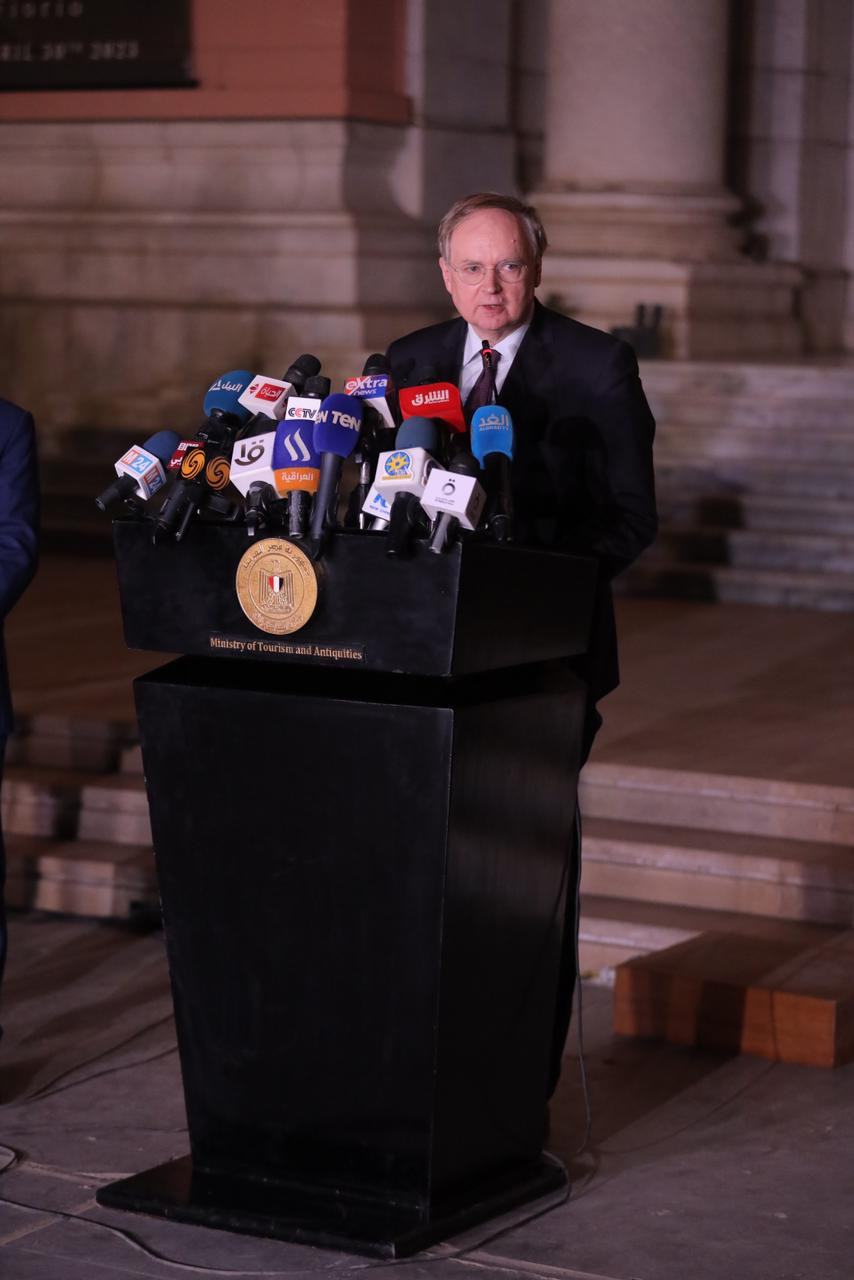 وزير السياحة