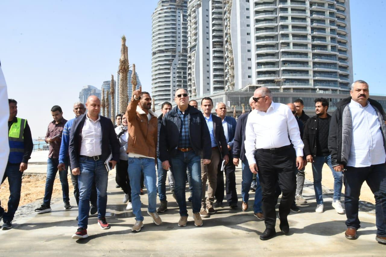 وزير الإسكان