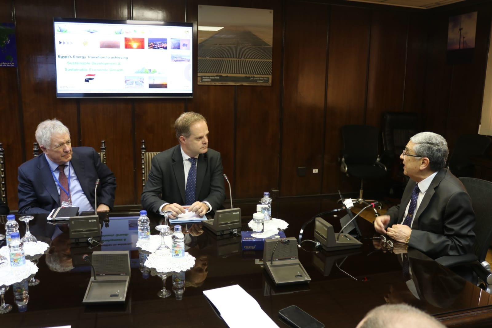 وزير الكهرباء يستقبل سفير بريطانيا