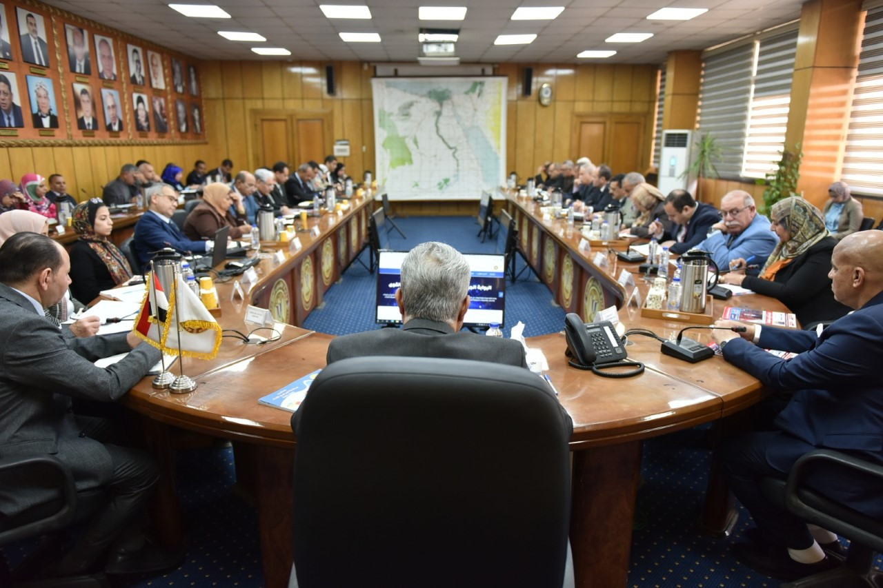 وزير القوى العاملة