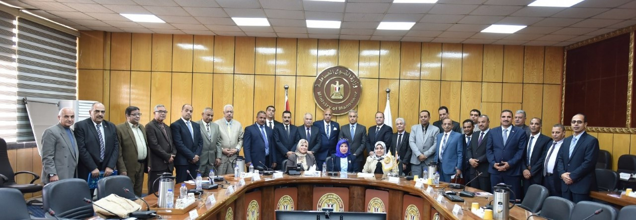 وزير القوى العاملة