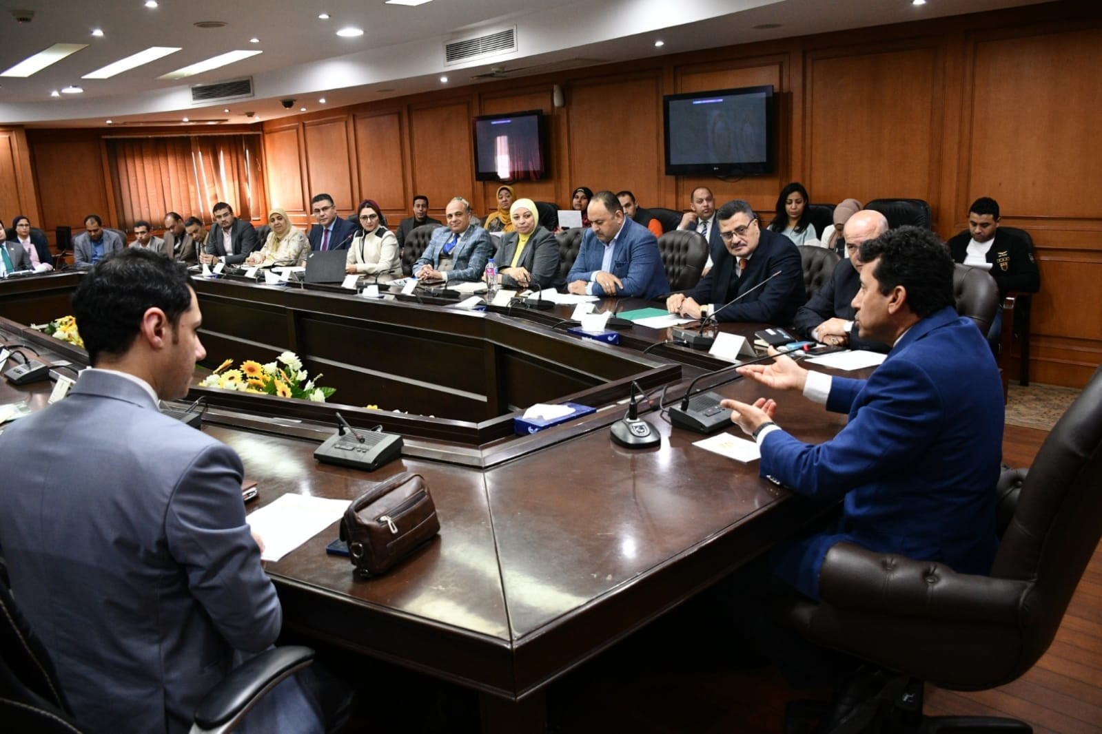 وزير الرياضة اجتماع