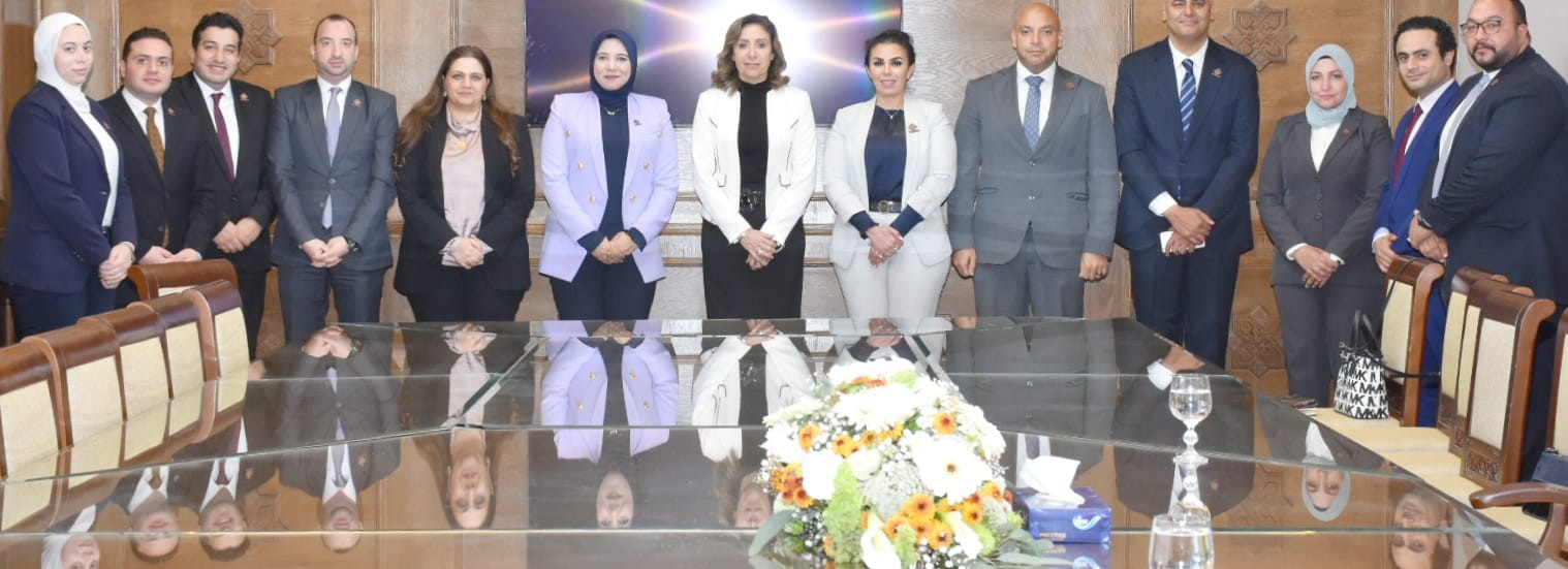 وزيرة الثقافة