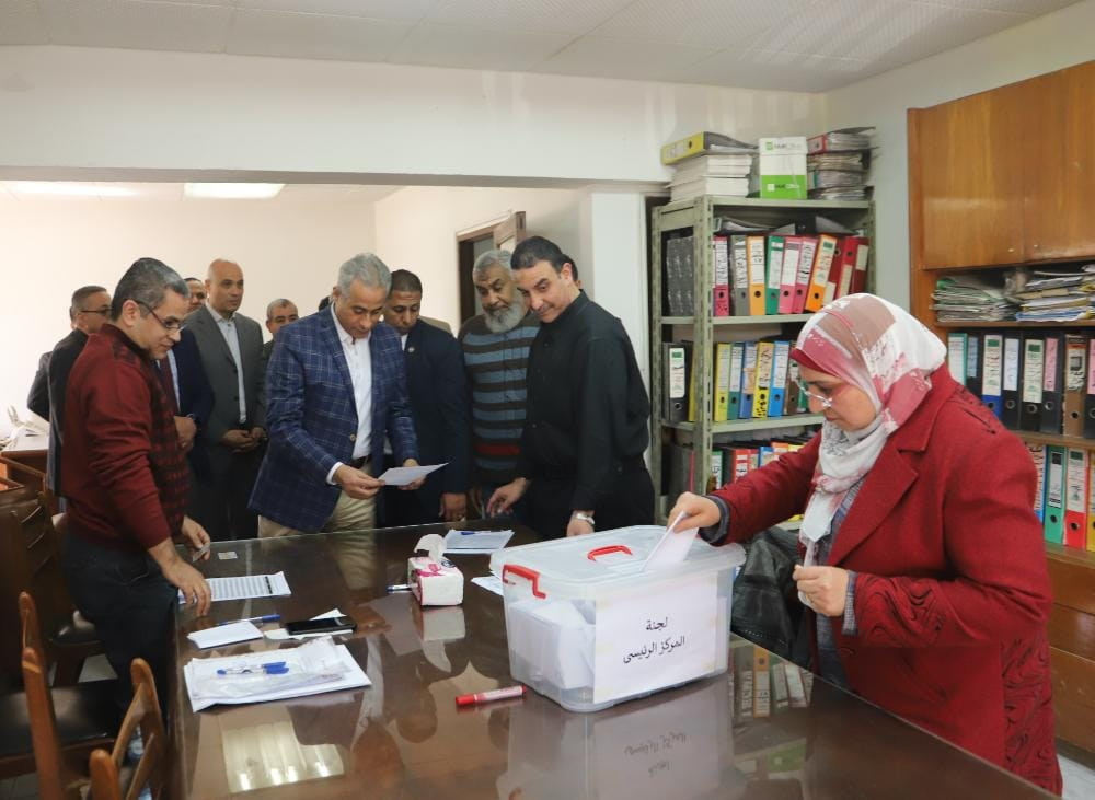 وزير القوى العاملة