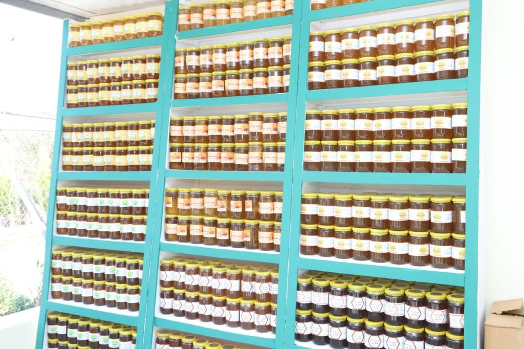 الزهور والسلع الغذائية