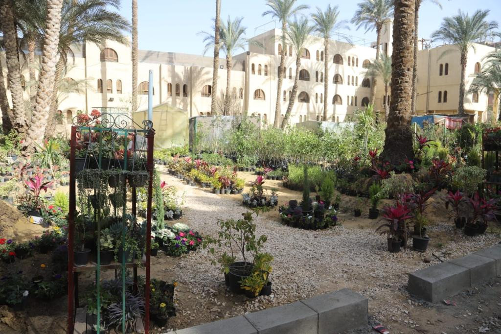 الزهور والسلع الغذائية