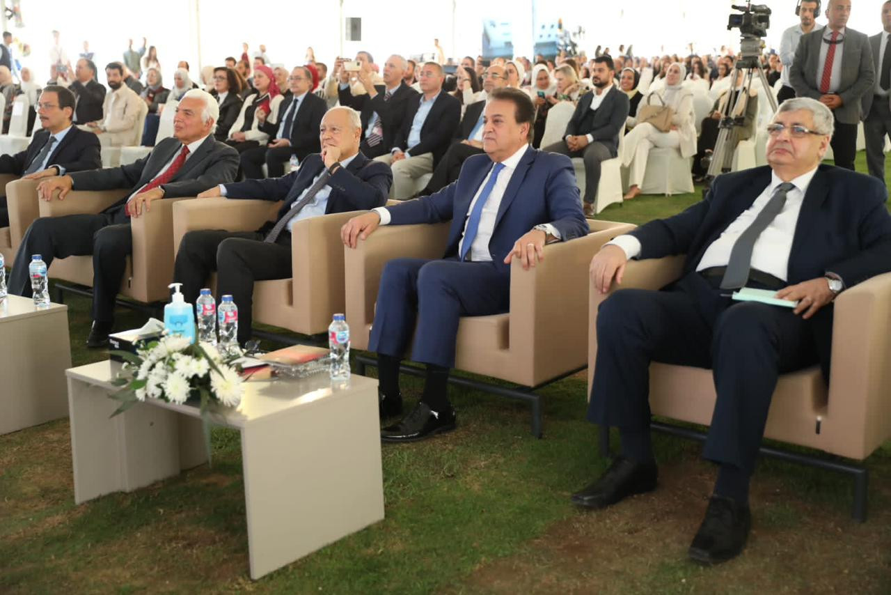 تخرج طب نيوجيزة 2022