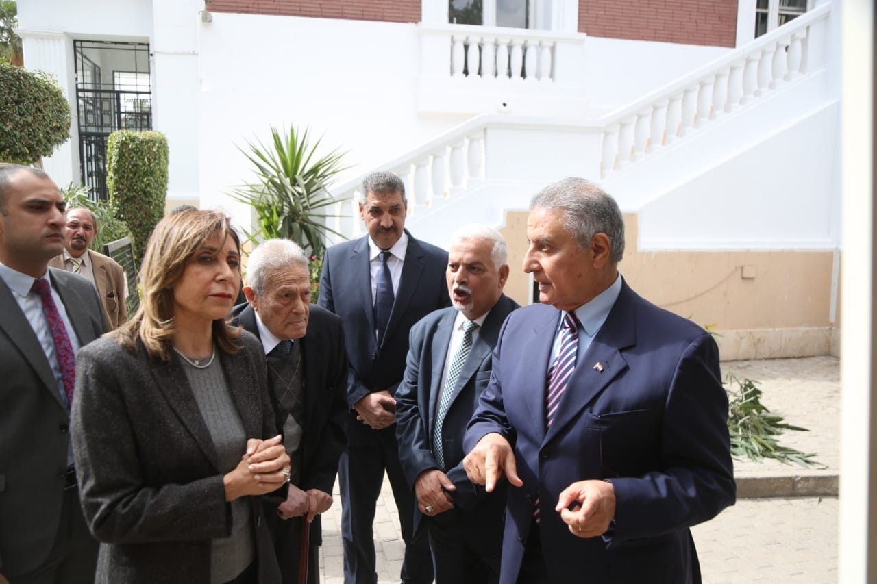 وزيرة الثقافة