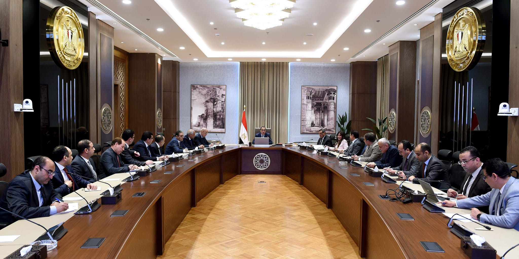 رئيس الوزراء اجتماع