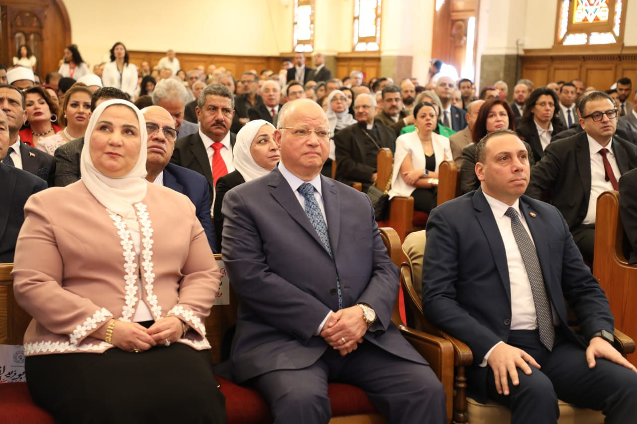 محافظ القاهرة بعيد القيامة