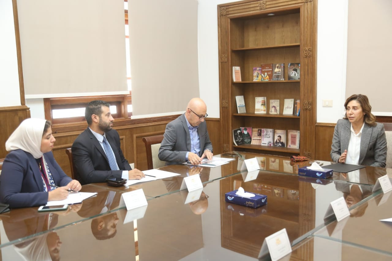 وزيرة الثقافة