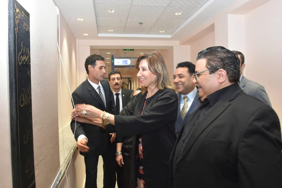 وزيرة الثقافة