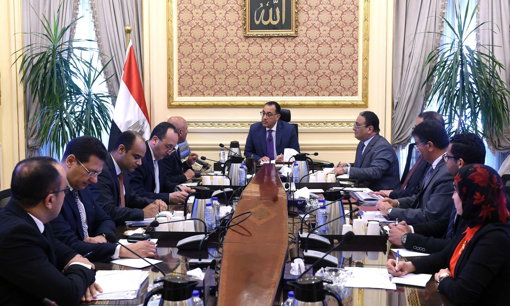 رئيس الوزراء يتابع مشروعات وزارة النقل