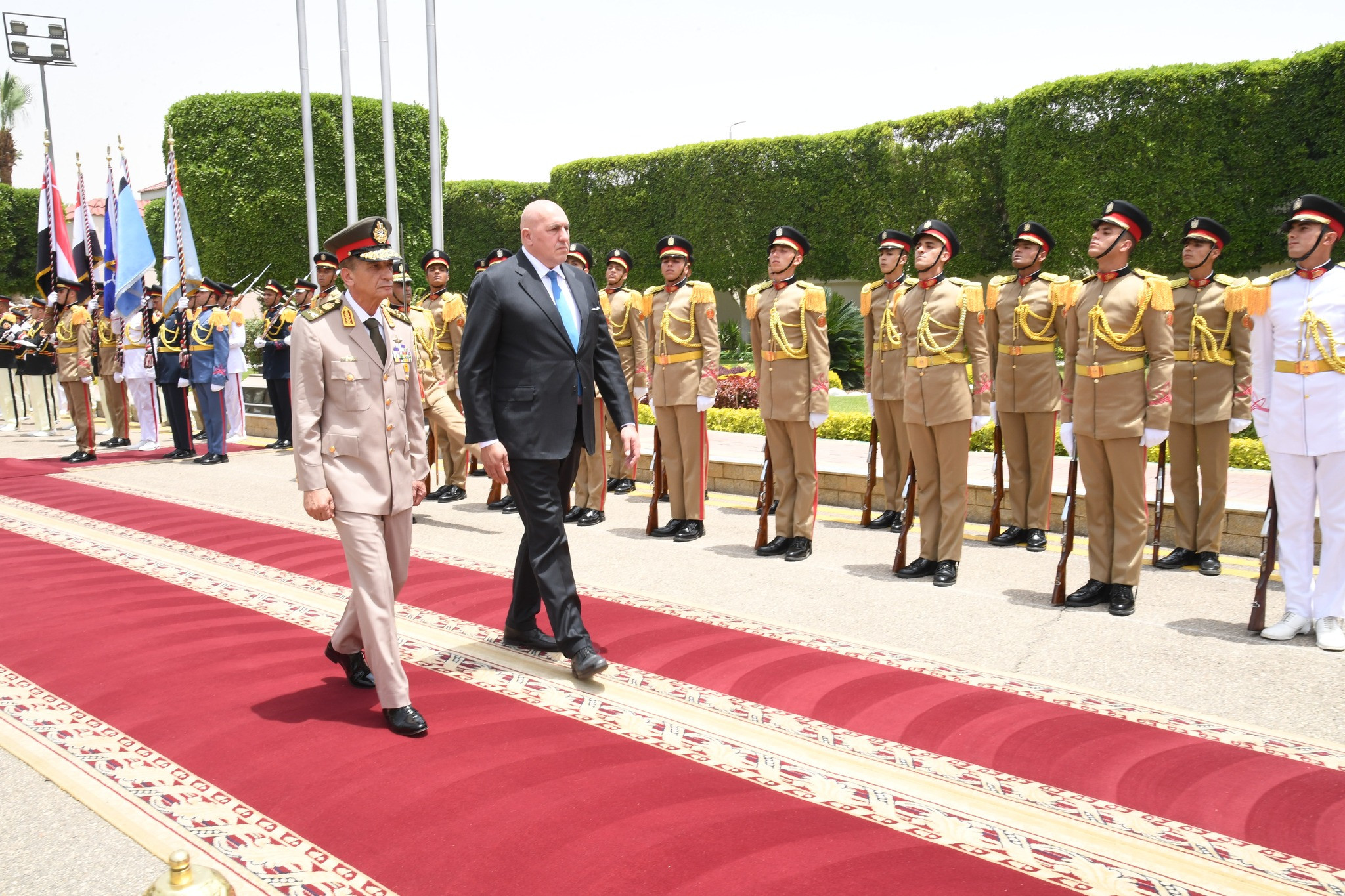 وزير الدفاع