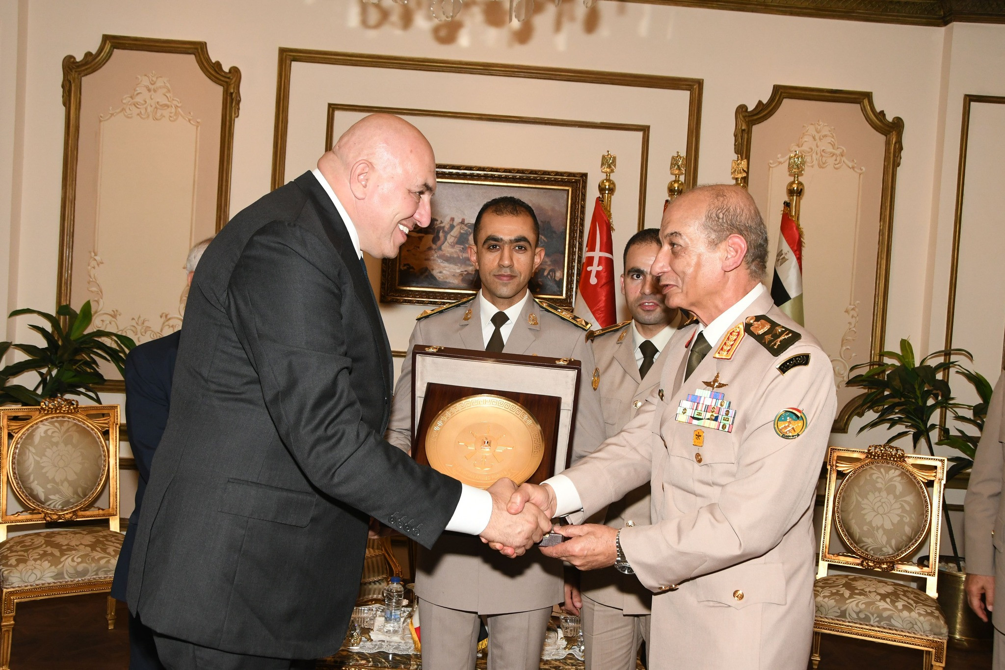 وزير الدفاع
