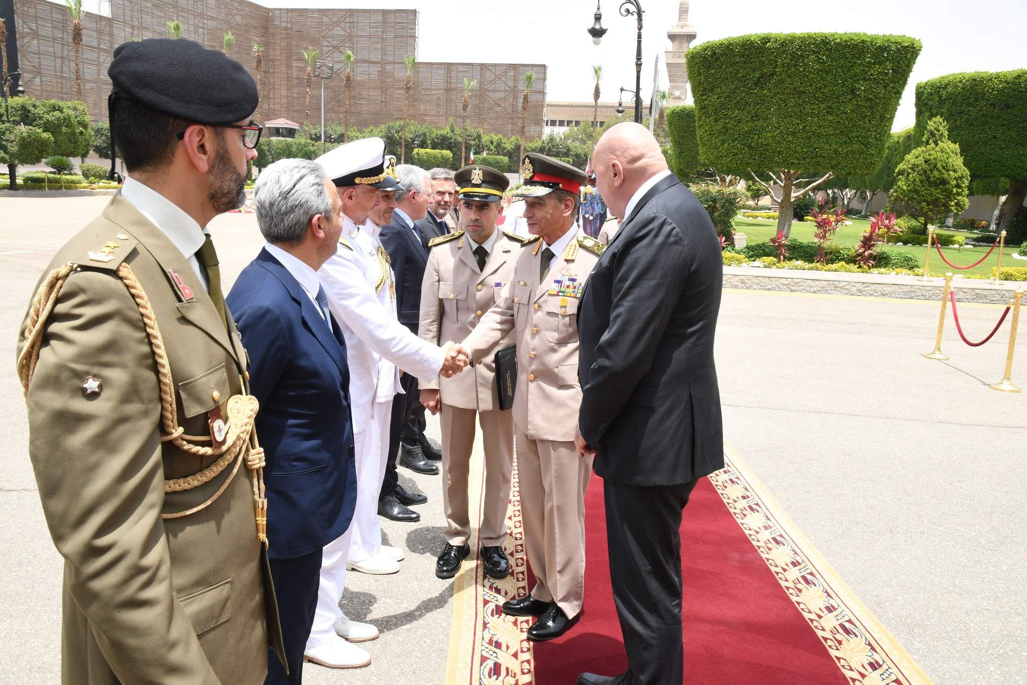 وزير الدفاع