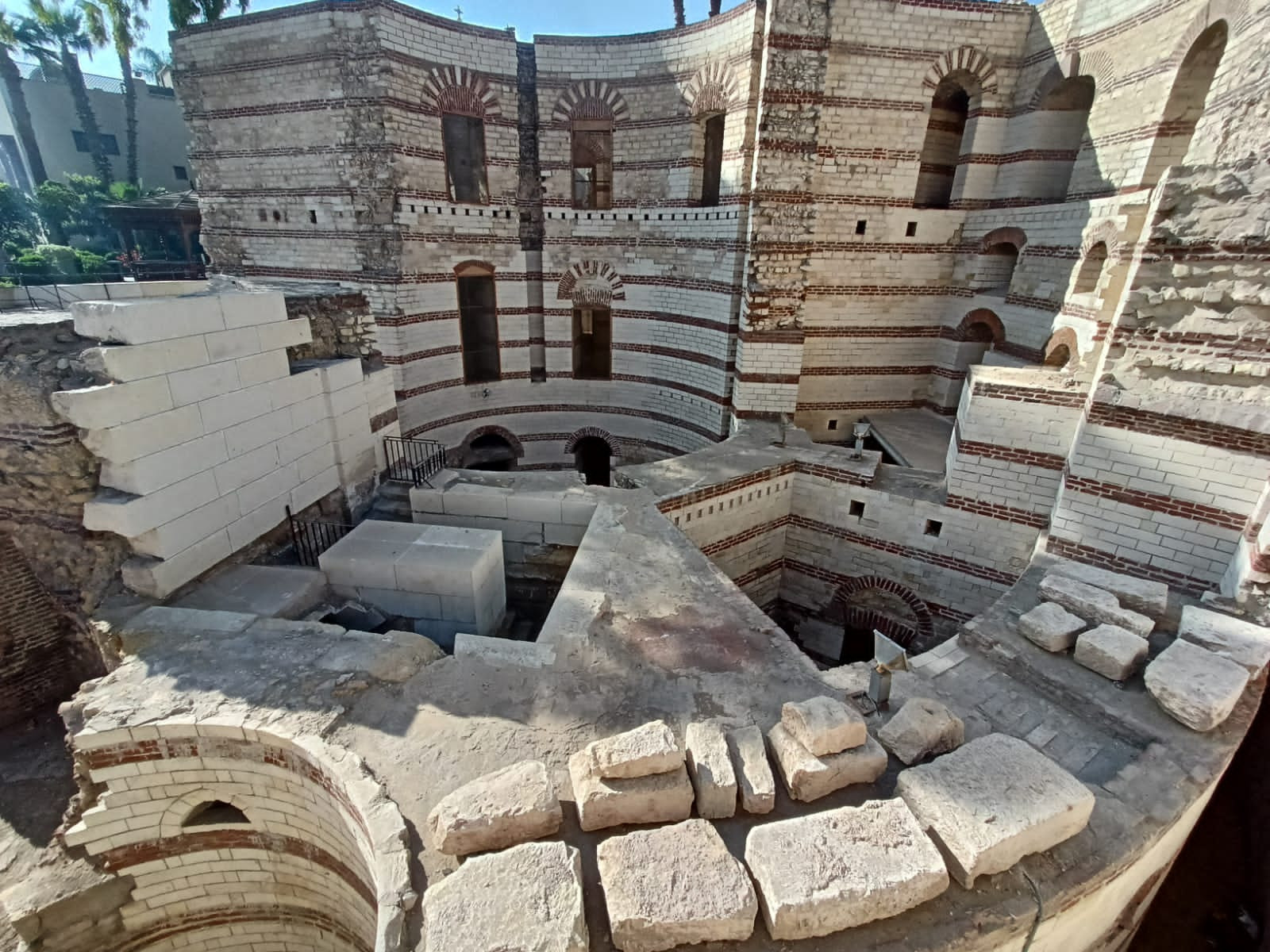 وزيري يتفقد مشروعات الترميم