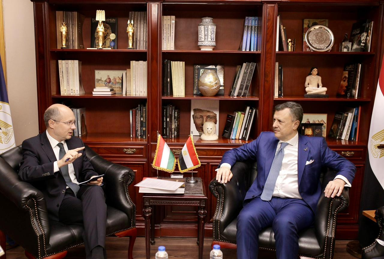 وزير السياحة