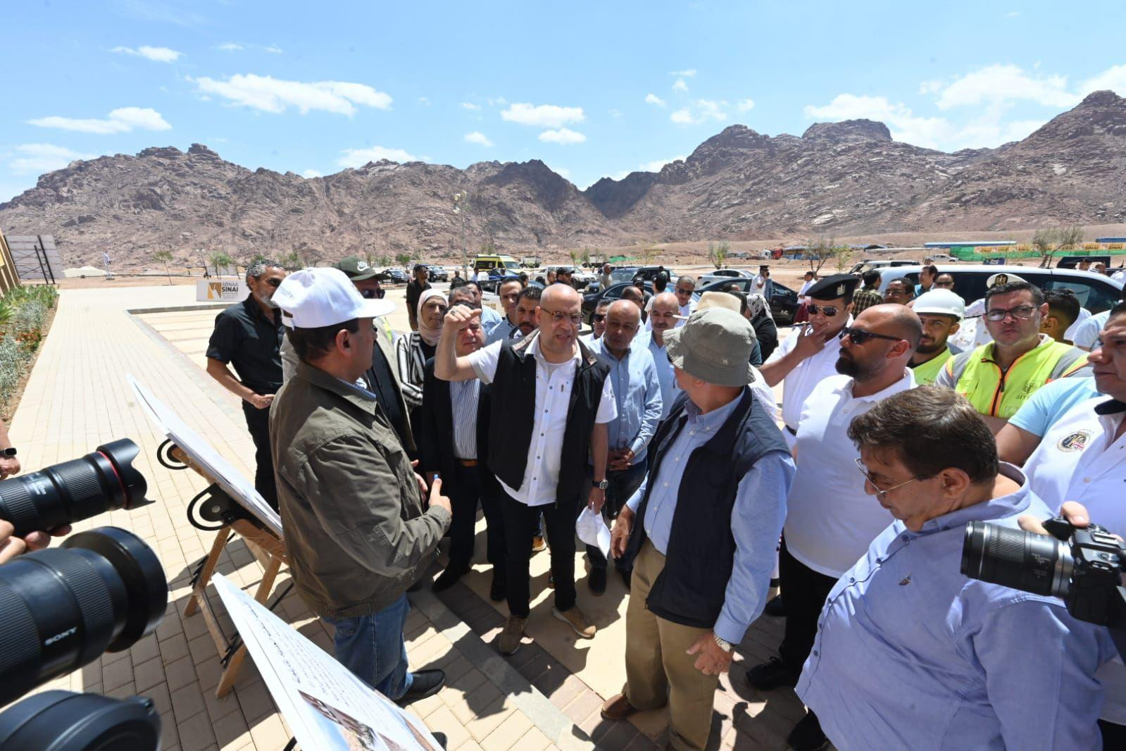 جولة وزير الإسكان