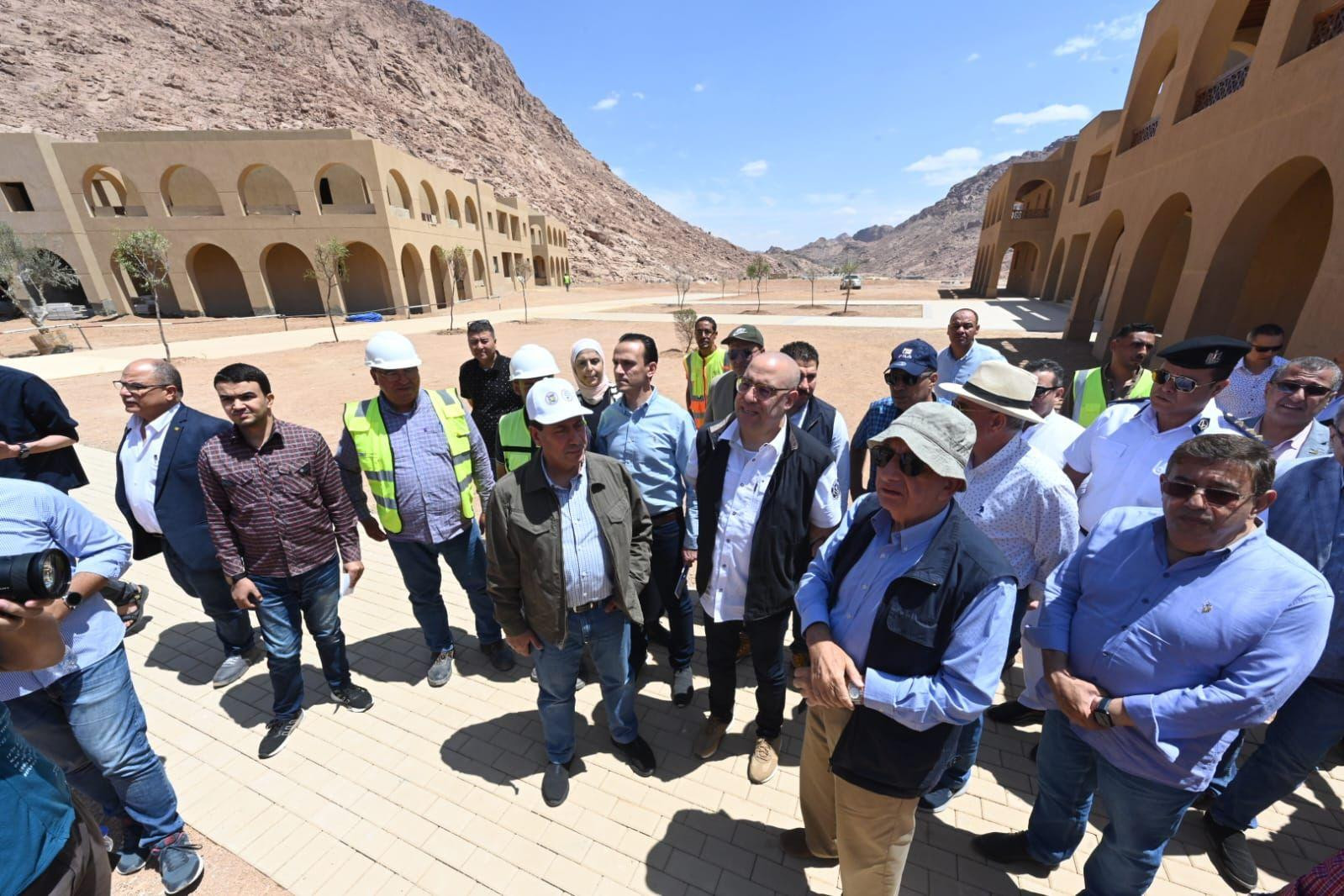 جولة وزير الإسكان