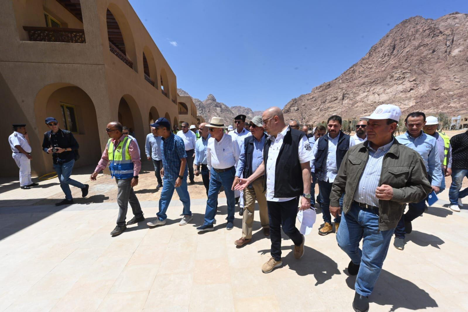 جولة وزير الإسكان