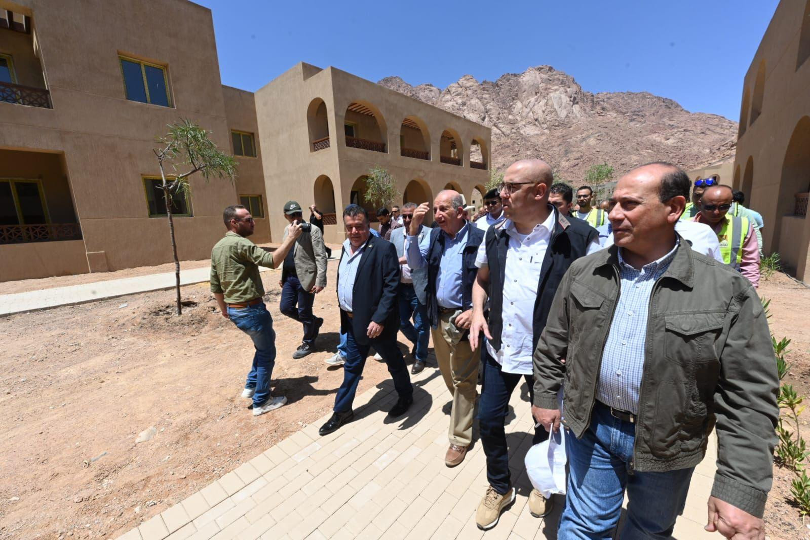 جولة وزير الإسكان