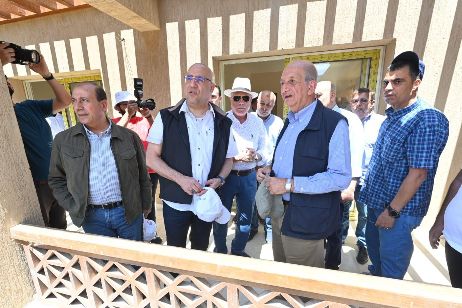 جولة وزير الإسكان