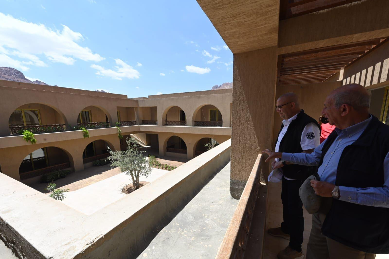 جولة وزير الإسكان