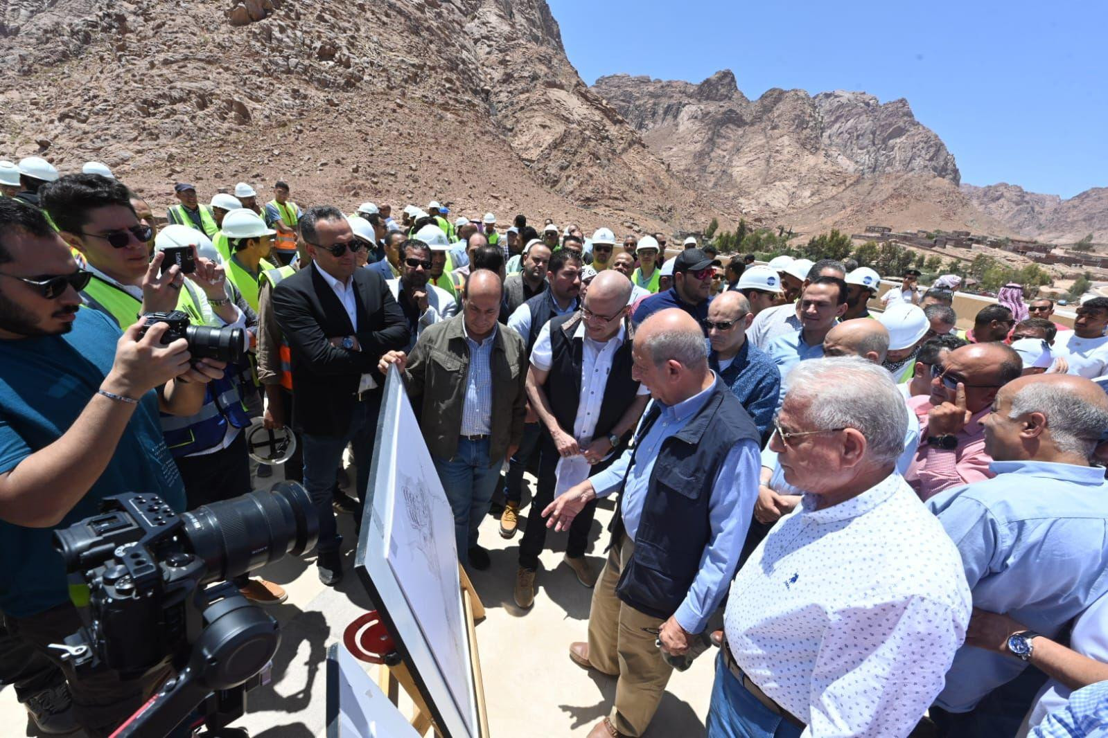 جولة وزير الإسكان